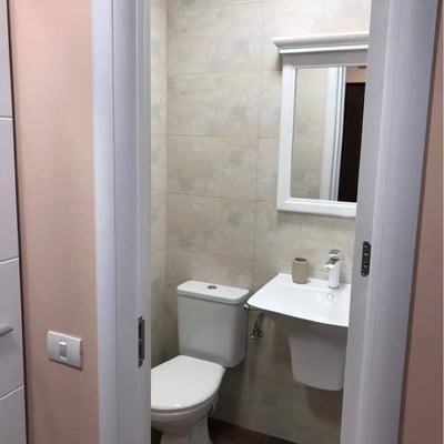 Alquiler de cómodos apartamentos de 3 habitaciones con cocina independiente, 70 m², Faleza Nord, Constanța, Rumanía